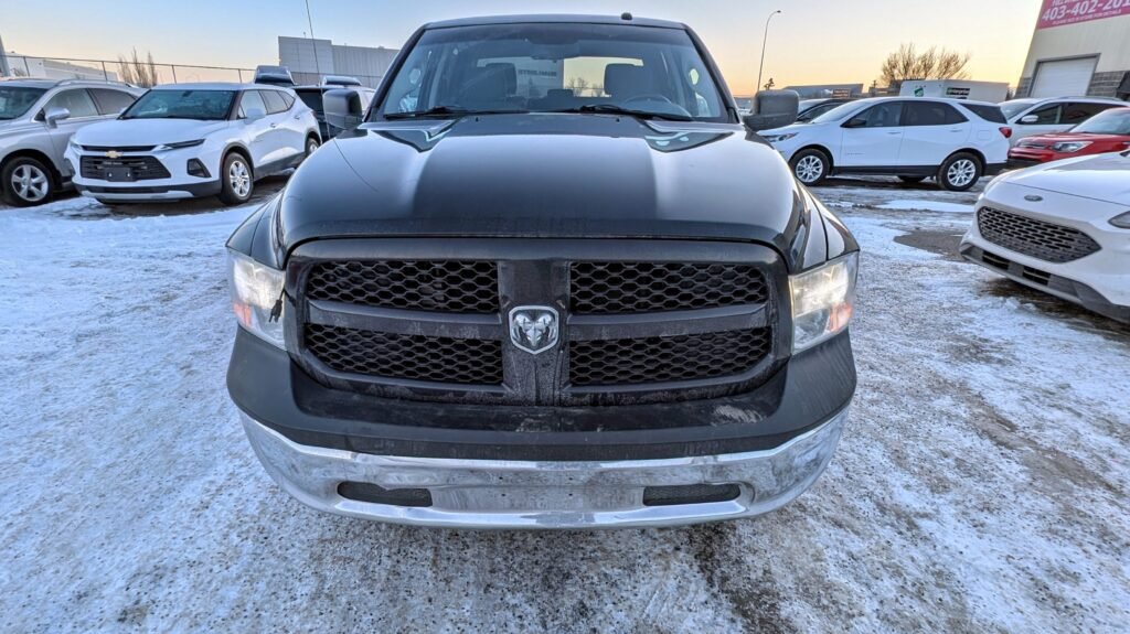 2015 Ram 1500 4WD Crew Cab 140.5″ ST