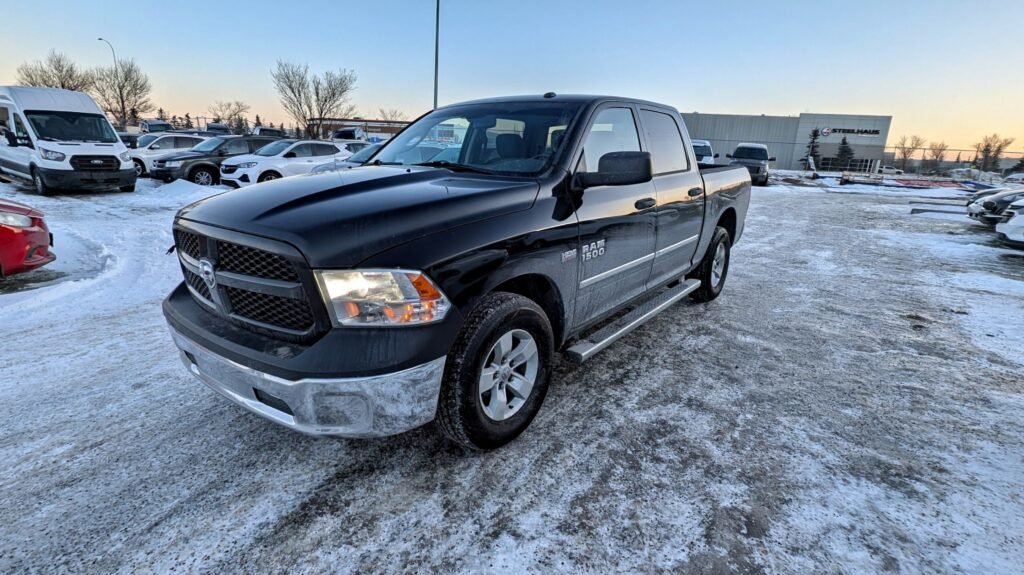 2015 Ram 1500 4WD Crew Cab 140.5″ ST