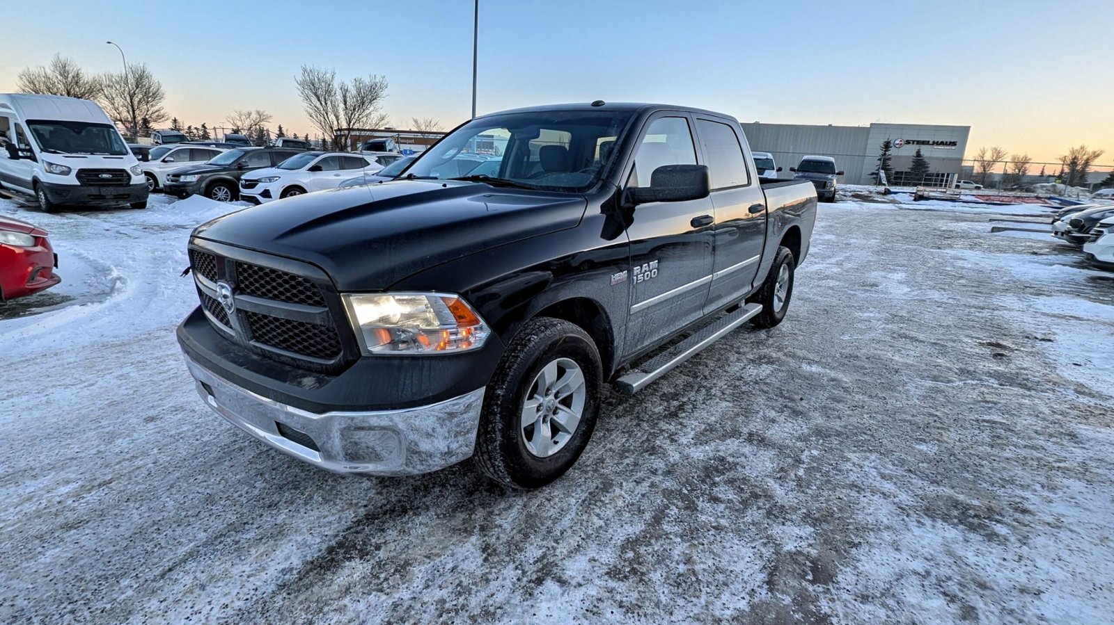 2015 Ram 1500 4WD Crew Cab 140.5″ ST