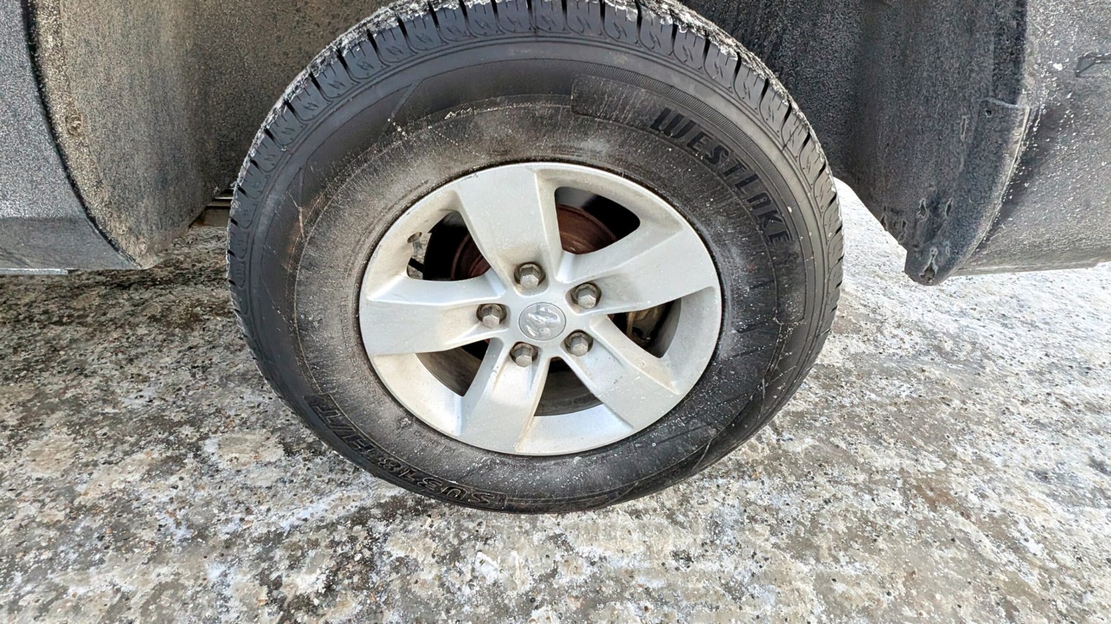 2015 Ram 1500 4WD Crew Cab 140.5″ ST