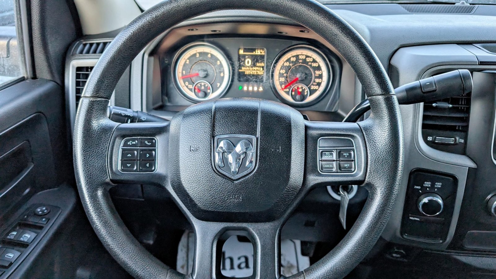 2015 Ram 1500 4WD Crew Cab 140.5″ ST