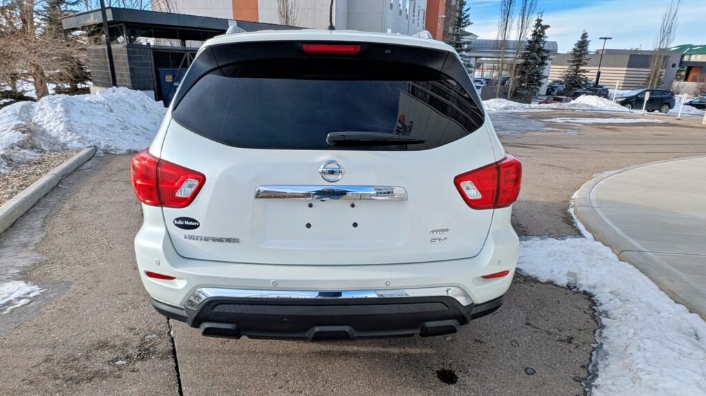 2017 Nissan Pathfinder SV AWD 7 Passenger