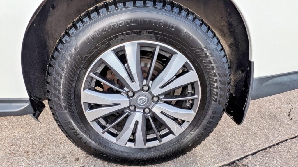 2017 Nissan Pathfinder SV AWD 7 Passenger