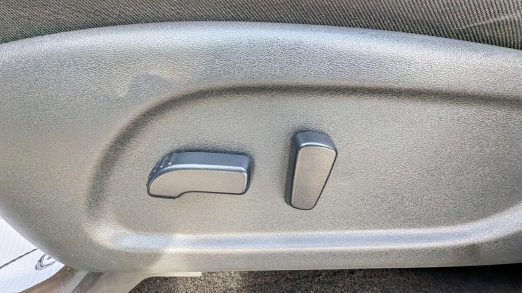 2017 Nissan Pathfinder SV AWD 7 Passenger