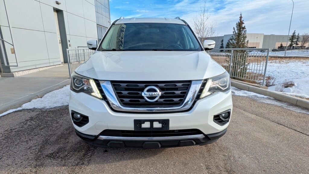 2017 Nissan Pathfinder SV AWD 7 Passenger