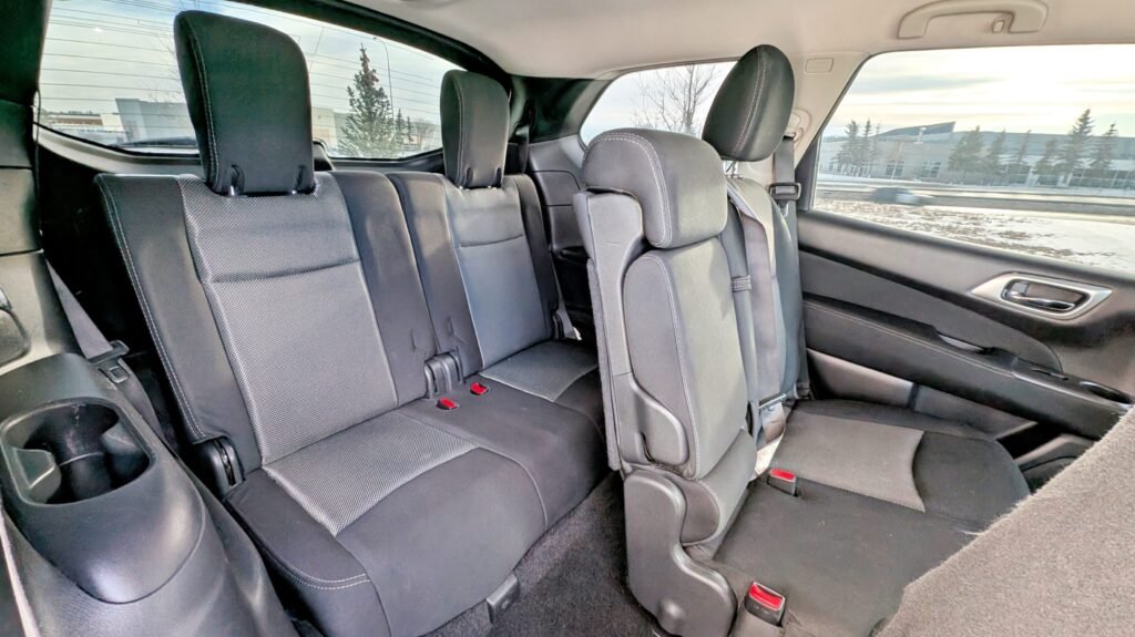 2017 Nissan Pathfinder SV AWD 7 Passenger