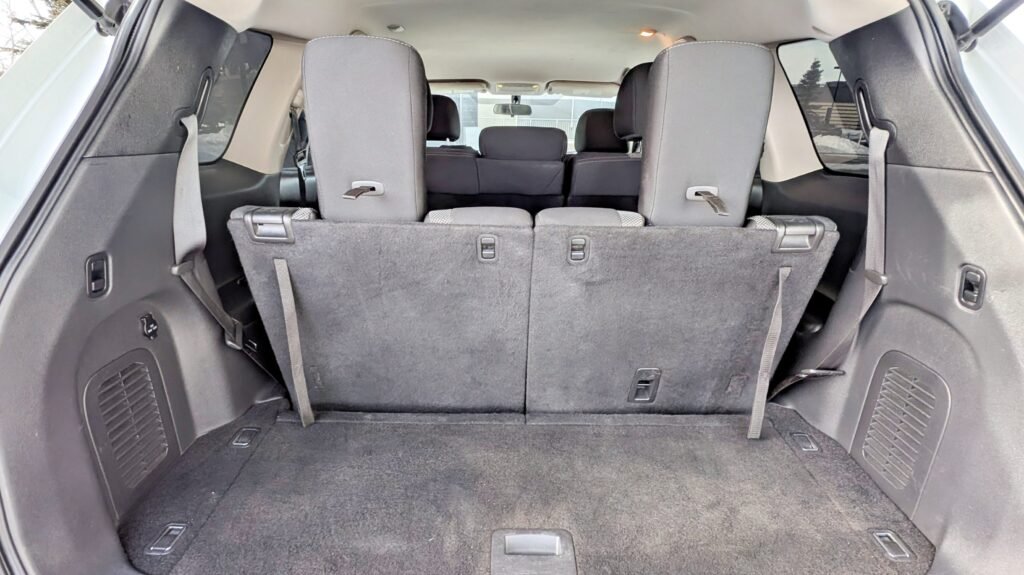 2017 Nissan Pathfinder SV AWD 7 Passenger