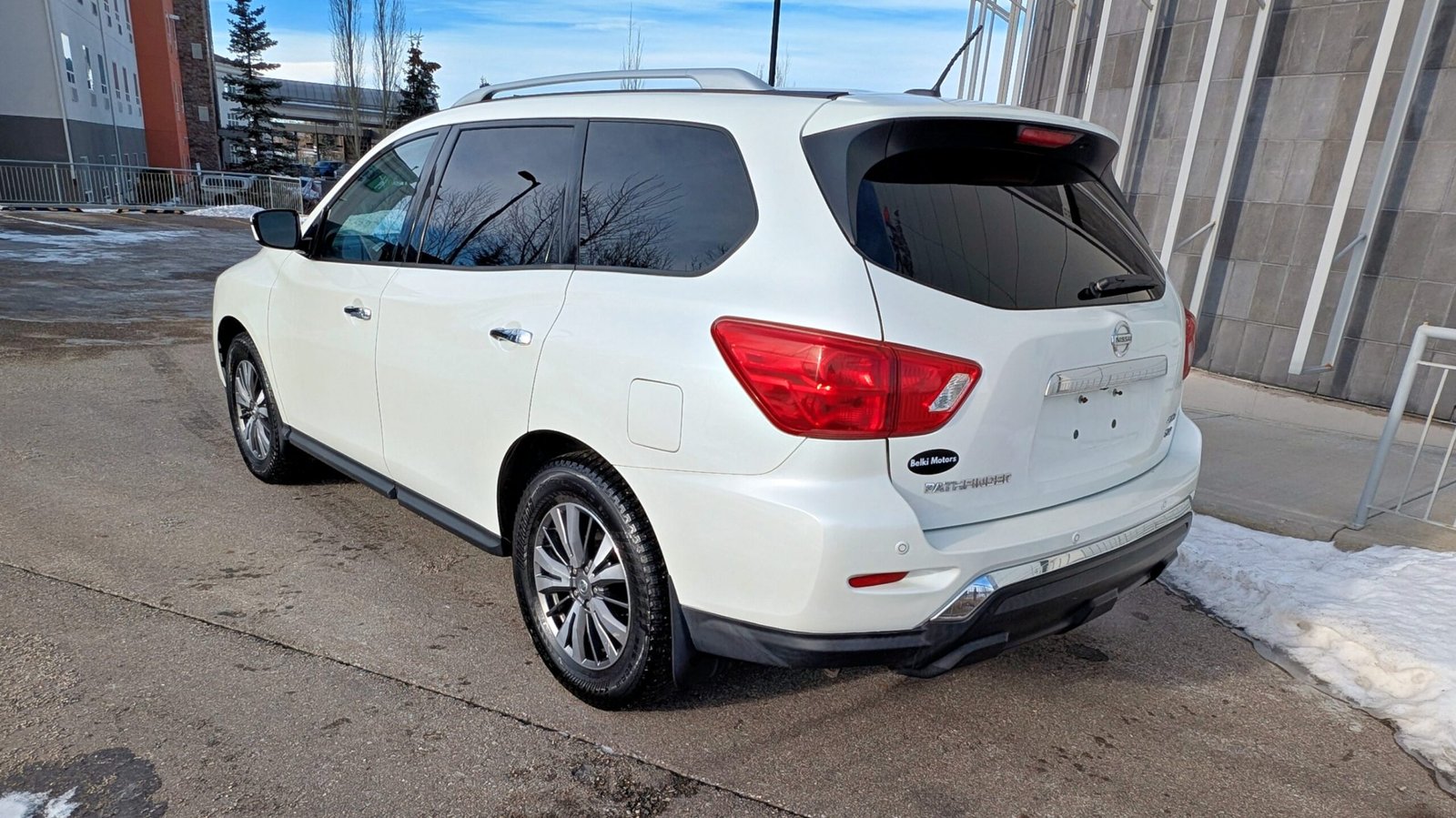 2017 Nissan Pathfinder SV AWD 7 Passenger