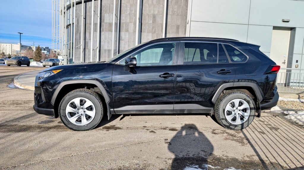 2020 Toyota RAV4 LE AWD