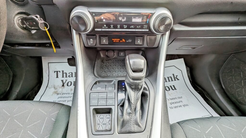 2020 Toyota RAV4 LE AWD